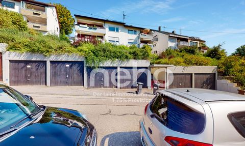 La maison multifamiliale bien entretenue est située dans un emplacement panoramique recherché d’Esslingen-Zell avec de bonnes liaisons via la B 10 en direction de Stuttgart, Göppingen et l’A 8. En fonction de la durée des locations, certains appartem...