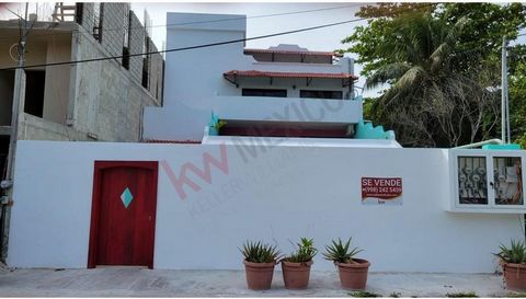 Edificio en Venta en Puerto Morelos, con vista al Mar . En la primera calle de Puerto Morelos, AV. Rafael Meglar, se encuentra el edificio con 6 departamentos con las siguientes tipologías:  2 departamentos tipo estudio2 departamentos de 2 recamaras....