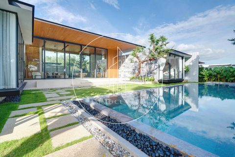 PHUKET A CHERNGTALEY NELLA FORESTA VILLA MODERNA con cucina aperta su doppio soggiorno molto luminoso, 4 master suite, lavanderia. PISCINA. SALA. TERRAZZA. GARAGE. A13 MINUTI DALLA SPIAGGIA DI BANGTAO E BOAT AVENUE, A 14 MINUTI DALL'AEROPORTO. PREZZO...