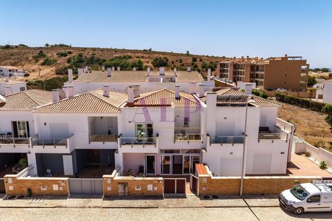 Property Ref: 293BUR A Spacious Townhouse, with Flexible Accommodation, in a Quiet Residential Cul-de-Sac in Burgau and within a Stroll of the Beach Total Construction Area:283m2 Energy Rating:B Year of Construction:2007 Price:490,000 (furniture incl...