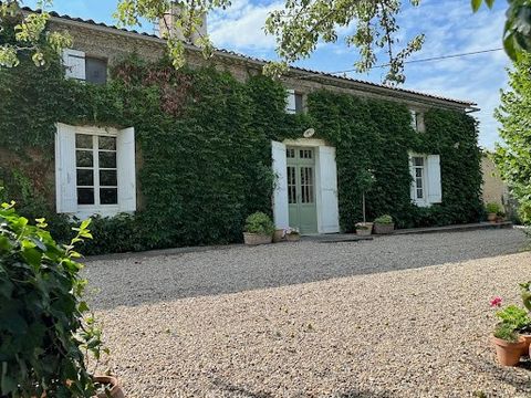 Discover the perfect blend of rustic charm and modern comfort in this 5-bedroom country home, located 20 minutes from Saint Emilion, in a hamlet at the end of a private lane. This home is rich with original and contemporary features, notably original...