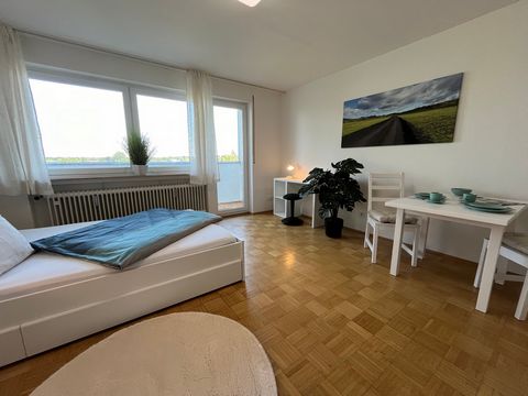 Die Wohnung befindet sich in einem gepflegten Mehrfamilienhaus (Baumgartnerstraße) in zentraler Lage, unweit der Fachhochschule Augsburg. Da in den letzten Jahren aufwendige Instandhaltungsmaßnahmen durchgeführt wurden, befindet sich das Haus in eine...