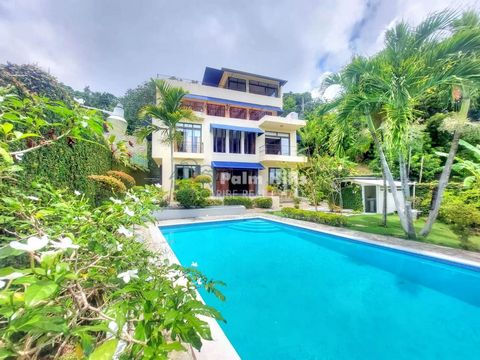 Benvenuti in una straordinaria residenza con 6 camere da letto nella splendida città costiera di Puerto Plata, dove lusso e comfort si uniscono a viste mozzafiato sull'Oceano Atlantico. Questa straordinaria casa è perfetta per coloro che apprezzano l...