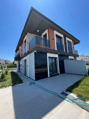 Private garden Terrace Balcony Off street parking On street/residents parking Step free access Disabled features Double glazing Swimming pool Newly finished semi detached villas with swimming pool and garden area. This villa is located in Didim Altin...