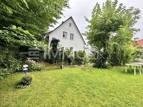 Votre rêve de posséder votre propre maison à Benther Berg ! Découvrez cette charmante maison bifamiliale dans l’emplacement recherché de Ronnenberg, qui n’attend que d’être mise en valeur par vous ! Avec deux unités résidentielles distinctes, cette m...