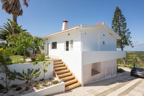 Schönes Haus mit 6 Schlafzimmern, kürzlich renoviert, mit weitem Blick auf die Landschaft. Der perfekte Rückzugsort zum Genießen mit Familie und Freunden. Dieses Haus erstreckt sich über zwei Etagen. Im Erdgeschoss werden Sie von einem geräumigen Woh...