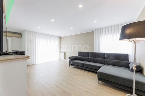 Identificação do imóvel: ZMPT569980 Located in the city centre of Braga, this magnificent 3-bedroom flat offers you the comfort you need for your day-to-day life and the convenience of being close to everything you need. It has an excellent location,...