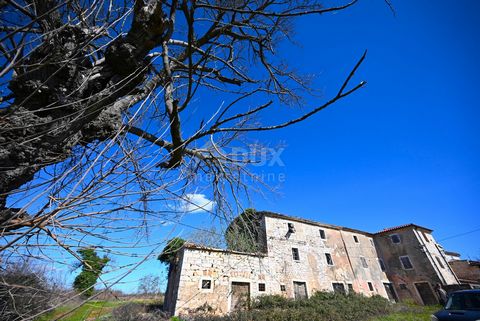 Location: Istarska županija, Vižinada, Vižinada. ISTRIEN, VIŽINADA Auf der Suche nach einem istrischen Bahnhof? STOPPEN! In wunderschöner malerischer Lage, umgeben von Weinbergen und endlosem Grün, steht eine Immobilie mit außergewöhnlichem Potenzial...