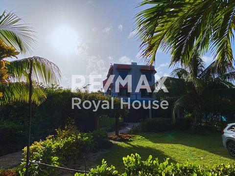 Hotel Frente al Mar en Mahahual - Oportunidad de Inversión Única Descubre esta villa ubicada en uno de los destinos más prometedores de México: Mahahual, un paraíso costero en la costa caribeña conocido por sus aguas cristalinas y su ambiente relajad...