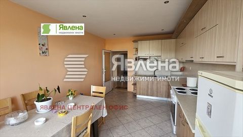 NOUVELLE OFFRE EXCLUSIVE DE YAVLENA ! Maison de plain-pied avec cuisine d’été, située dans le village d’Aldomirovtsi, région de Borkina Padina, d’une surface bâtie totale de 180 m². La disposition de la propriété est la suivante : hall d’entrée, un e...