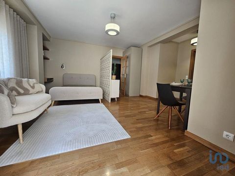 Apartamento T0 mobilado e equipado, com 62 m², situado na zona nobre do Mota Galiza, junto ao Palácio de Cristal e à futura Linha Rubi do Metro. Inserido numa área central e valorizada do Porto, a poucos minutos das Faculdades de Letras, Arquitetura ...