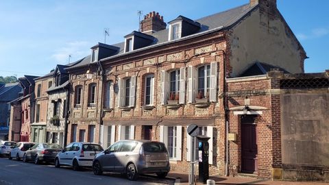 Honfleur centre, maison six chambres une en rez de chaussée.cour, terrasse, parking