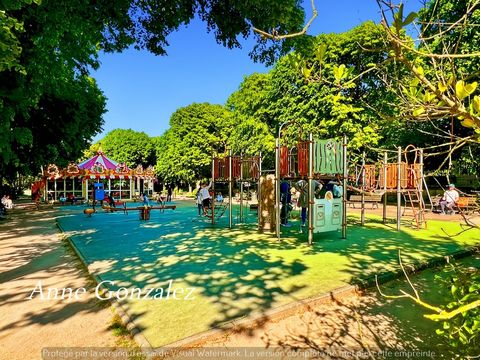 ORLEANS Jardin des Plantes au quatrième et dernier étage d'une résidence calme et sécurisée à vendre superbe appartement T5 de 114 m2 avec deux balcons et deux places de parking