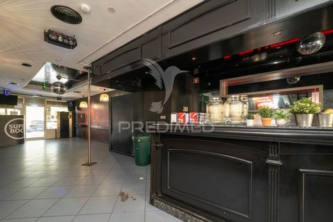 Stephane Bar is an iconic space for socializing and leisure, strategically located next to the University of Minho, attracting both students and teachers. With a warm and modern atmosphere, the bar offers a wide range of drinks, including signature c...