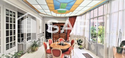 Maison de Maître 5 chambres, beau jardin, centre ville proche gare