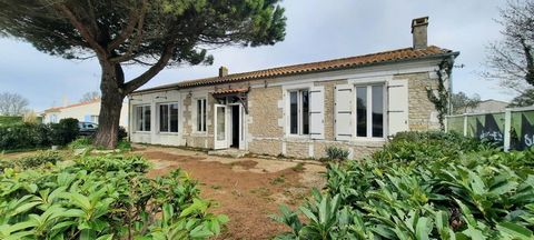 A vendre local d'activité 215m² emplacement premium avec forte visibilité à SAINT PIERRE D'OLERON