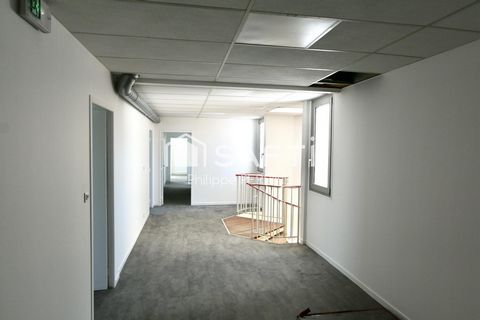 Bureaux de 60 m2 dans ensemble immobilier