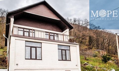Продается дом в Сочи с ремонтом и мебелью. Есть все необходимое для комфортного проживания. В шаговой доступности а/остановка и магазины. Все коммуникации. Подходит как для аренды, так и для постоянного проживания. Полная сумма в договоре. Один собст...