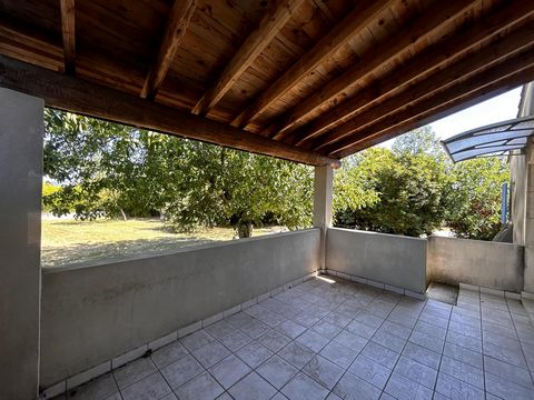 Ensemble immobilier avec beau terrain arboré