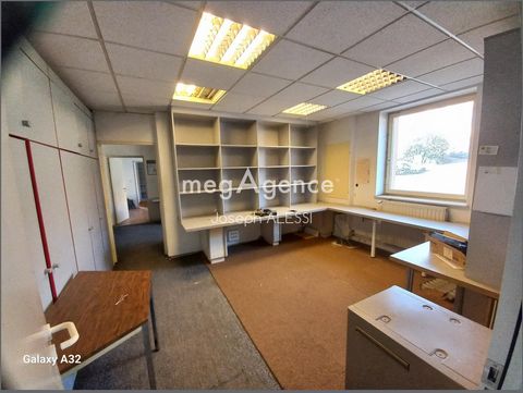 Bureaux professionnels - 18 pièces à exploiter