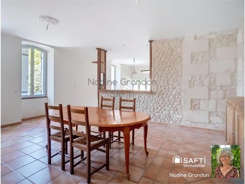 Maison non mitoyenne avec dépendances attenantes et jardin clos