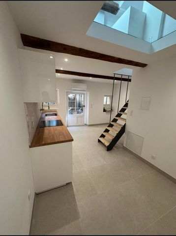 Mérindol - maison de village entièrement rénovée avec extérieur