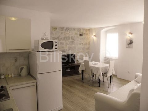 Varos, apartment with a total usable area of 68m2 on the 2nd floor of a private house in a quiet street. It consists of a kitchen with dining area and living room, two bedrooms and a bathroom. The apartment is air conditioned, fully equipped and avai...