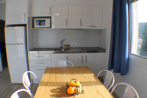 Het appartement in Rosas / Roses heeft 2 slaapkamer(s) en is geschikt voor families en groepen tot 6 personen. Deze gezellig ingerichte woning is goed belicht. De accommodatie heeft een oppervlakte van 65 m², en U heeft een mooi uitzicht op de bergen...