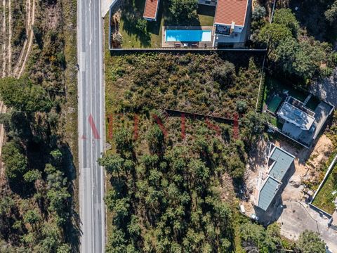 LOOKING FOR A LARGE URBAN PLOT TO BUILD YOUR NEXT HOME? FOUND WHAT YOU'RE LOOKING FOR! Located 8km from the California beach in Sesimbra and the Serra da Arrábida as a background, this is the location of the land in an urbanization called Alto das Vi...