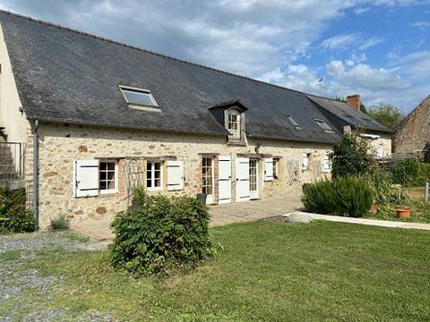 Stéphanie DRONNE offers you in EXCLUSIVITY this real estate complex (farmhouse of 148m² + independent housing of 71m²) located in the countryside in Daumeray. Farmhouse of 148 m² comprising on the ground floor: entrance, fitted and equipped kitchen o...