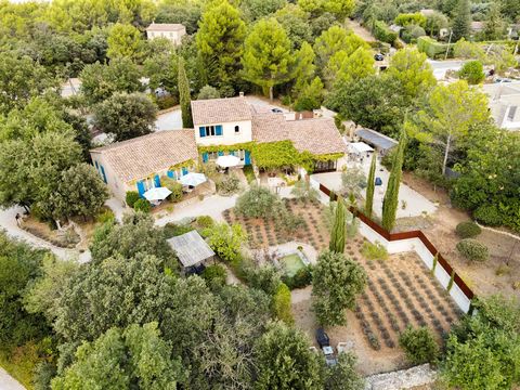 In the vicinity of the charming village of Lacoste, nestled in the heart of the stunning Luberon region, you will find this spacious property built in 2003. This villa sits on an expansive wooded and enclosed 3887 m2 plot. PROPERTY SURROUNDINGS Nestl...