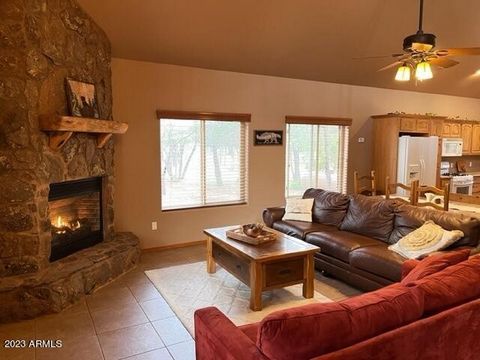Amazing Happy Jack cabin in Blue Ridge Estates. Three bed, two bathroom on almost an acre lot. A large granite breakfast bar with plenty of storage. Vaulted ceilings that capture the open floor plan. Loft is perfect for games and spending time togeth...