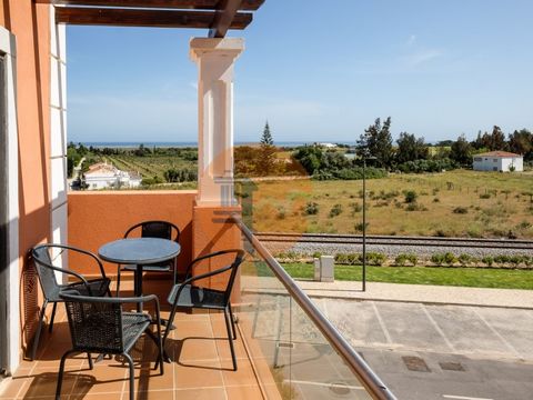 2 bedroom apartment available for winter rentals located in Luz de Tavira. 2 bedroom apartment consisting of 2 bedrooms (1 suite), living room and kitchen. Both the rooms and the living room have a balcony that offers an unobstructed view of the sea....