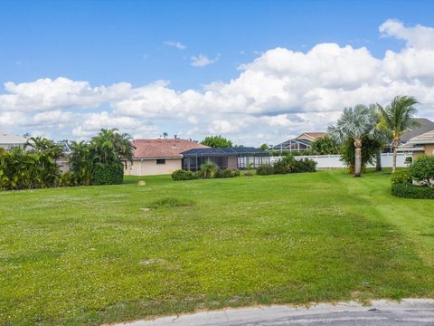 Situated LESS THAN 5 MILES FROM MANASOTA BEACH, this LARGE 13,685 square foot lot is cleared, sits on a quiet CUL-DE-SAC, and ready for your chosen builder. Nestled in the tranquil Englewood Isles neighborhood, you're just a stone's throw away from t...