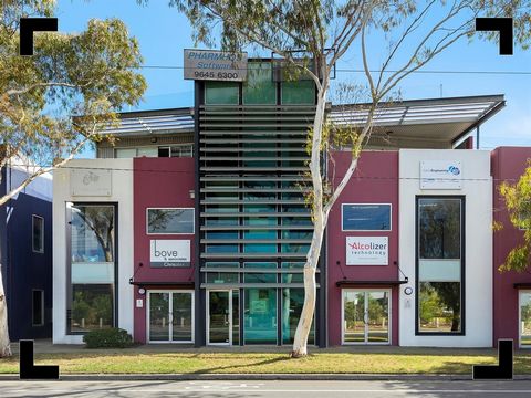 POINT OF INTEREST: Sale Price - $420,000* Lease Price  - $29,000 per annum* Situated within the Port IT business park in the Fisherman's Bend precinct of Port Melbourne, this 112sqm* self-contained office provides an excellent opportunity for owner o...
