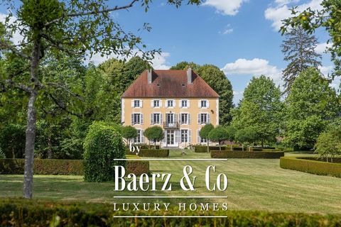 Architecture, style, privacy and detailing are the key words that typify this special estate called 'Château Bellefontaine'. Situated in a beautiful, architect-designed French park garden, with a total plot size of 4.4 hectares. On the border of the ...