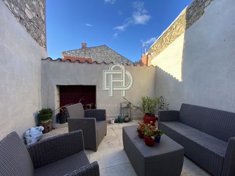 Type 3 village house with a Tropezian terrace. Currently rented with an empty lease, €585/month. This house consists on the ground floor of a living room, kitchen and a separate toilet. On the first floor, from a shower room, a large bedroom of 14.60...