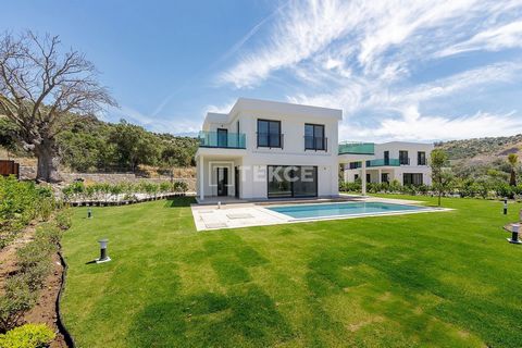 Vrijstaande Villa's met Privézwembad Vlakbij de Kust in Bodrum Gündoğan Gelegen aan de noordkust van het schiereiland Bodrum, tussen de steden Yalıkavak en Göltürkbükü, bieden de vrijstaande villa's in Gündoğan een unieke woonervaring. Gündoğan stond...