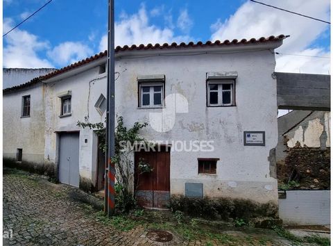 Villa con 3 camere da letto a Lomba (Arganil). L'edificio è di vecchia costruzione, mantenendo tutte le caratteristiche iniziali, da recuperare. Si sviluppa su 2 piani: - Il piano terra ha 3 negozi per la cantina, la casa forno e il deposito, con un ...