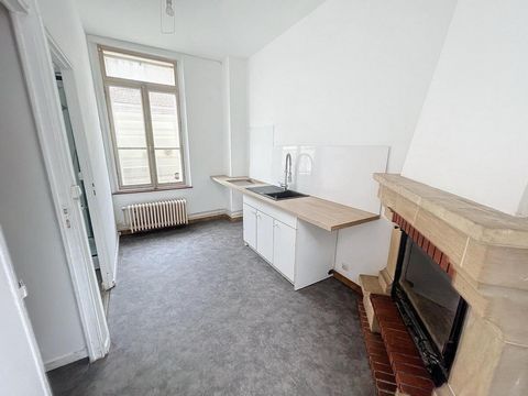 Immeuble de rapport composé de 6 logements à louer (valeur globale estimative de 2840,00 euros charges comprises) situé dans le quartier st martin proche de toutes les commodités et qui possède un garage pouvant être aménager en logement. Les valeurs...