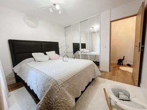 Élancourt, appartement de 4 pièces en duplex de 92.07 m² meublé et entièrement refait à neuf. Proche de toutes commodités telles que les commerces, les écoles les transports en commun et espaces verts (gare de la Verrière à 1 h de Paris Montparnasse)...