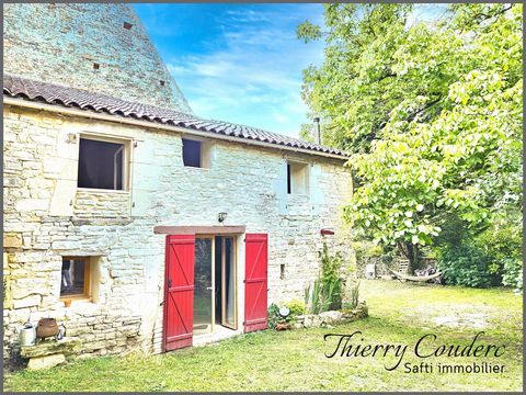 Located a stone's throw from the major sites of Lot and Périgord Noir, just 15 minutes from Gourdon, in the heart of a charming little village, this charming building will delight lovers of old stones. As a town house, you will have easy access to al...