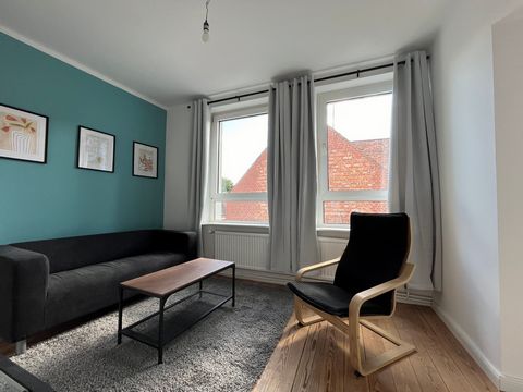 THE APARTMENT Our cozy apartment was renovated and newly furnished in 2024. It is located on the 3rd floor of a small apartment building on Lübeck's beautiful old town island. The apartment has a bright living room, a cozy bedroom, a small office or ...