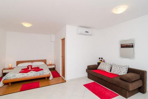 Apartments Ira are self catering accommodation located in Babin Kuk. Property offers five accommodation units. Each unit has air conditioning, flat screen SAT TV, free WiFi, private bathroom and balcony or terrace. Baby cot is available upon request ...