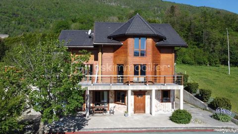 Unique coup de coeur in Savoie Chalet de Prestige I present to you this atypical Chalet in Siberian larch with its 19 corners in Vimines, near Chambéry near Aix les Bains. 1h00 from Saint Exupéry airport in Lyon. Enjoy an enchanting setting combining...