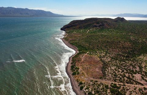 BLLP205 LF Macrolot of 1,520,000m2, mixed use, for sale, Bahía Concepción, Mulegé.   Macrolot for sale in Bahía de Concepción, located in the Municipality of Mulegé, B.C.S. This land is an excellent choice, ideal for residential, tourist, and recreat...