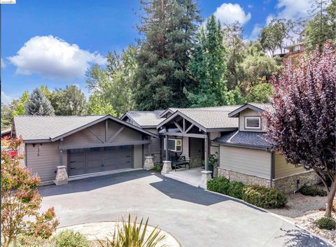 Welcome to 1375 Reliez Valley Road, Lafayette, CA. This exquisite one-story craftsman home, newly renovated in 2012, offers 2,937 square feet of living space on a generous 25,700 square-foot lot which is a total of .59 of an acre. It features a total...