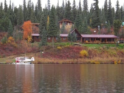 Le Stephan Lake Lodge est situé à 140 miles aériens d’Anchorage, en Alaska, dans les montagnes Talkeetna. Le lodge est en activité depuis les années 1960 et est l’un des meilleurs lodges axés sur la nature sauvage en Alaska. Avec des chambres luxueus...