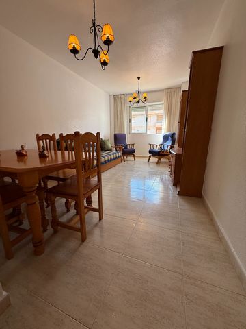 Discover this cosy apartment located on the beachfront in the charming area of Villananitos, Lo Pagán. Although it does not have direct views of the sea, its privileged location allows you to enjoy the sea breeze and the proximity to the sand. Charac...