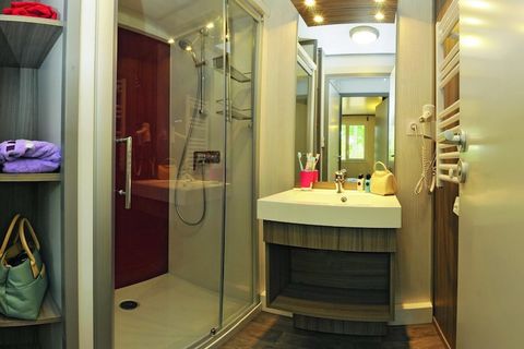 The apartment is a cozy and well-appointed ground-level lodge, designed to accommodate up to four people and one baby. With a compact yet functional layout, it features a welcoming living space that includes a kitchen area for easy meal prep and fami...